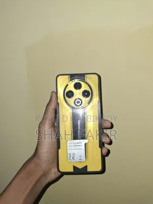 Tecno Spark 30 128 GB Yellow