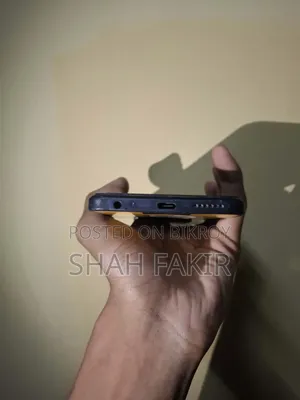 Tecno Spark 30 128 GB Yellow