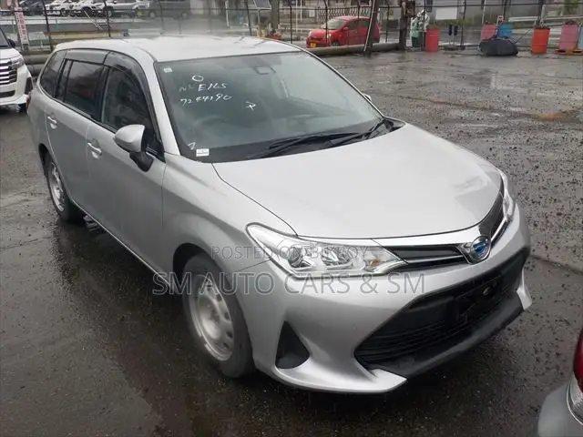 Toyota Corolla Fielder 1.5 Hybrid FWD 2021 Silver