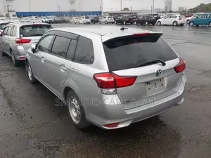 Toyota Corolla Fielder 1.5 Hybrid FWD 2021 Silver