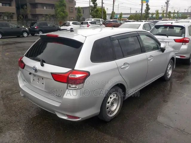 Toyota Corolla Fielder 1.5 Hybrid FWD 2021 Silver