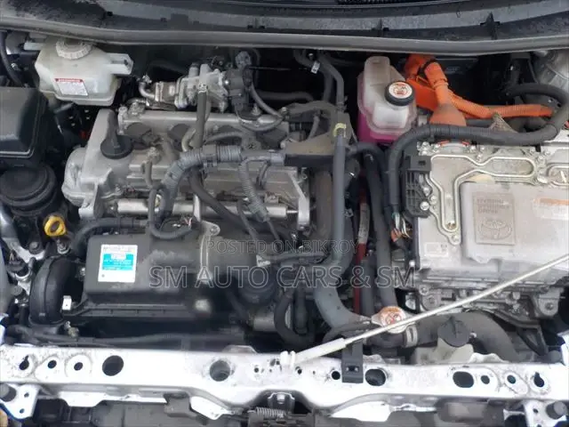 Toyota Corolla Fielder 1.5 Hybrid FWD 2021 Silver