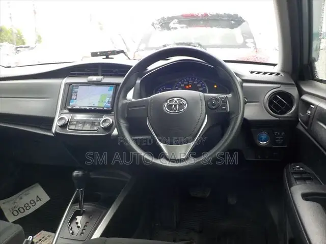 Toyota Corolla Fielder 1.5 Hybrid FWD 2021 Silver