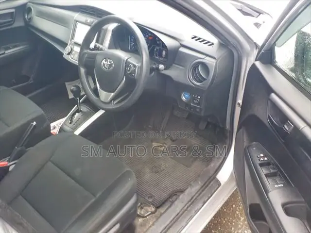 Toyota Corolla Fielder 1.5 Hybrid FWD 2021 Silver