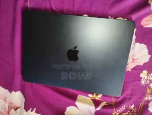 Laptop Apple MacBook Air 2022 M2 8GB Apple M2 SSD 256GB