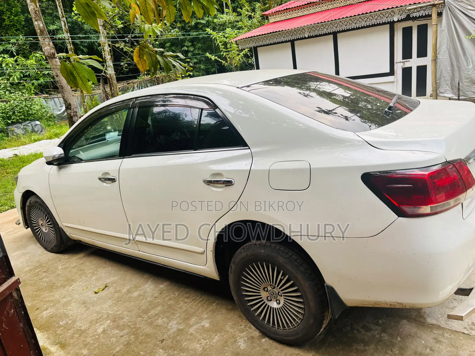 টয়োটা প্রিমিও ২০১৪ পার্ল