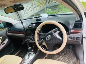 টয়োটা প্রিমিও ২০১৪ পার্ল
