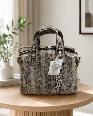 100% Export Ladies Bag Snake Texture American Brand