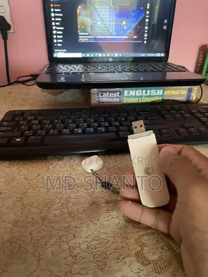 হুয়াওয়ে E3372h-153 4G LTE USB 150mbps মডেম মাইক্রো-এসডি কার্ড স্লট সহ