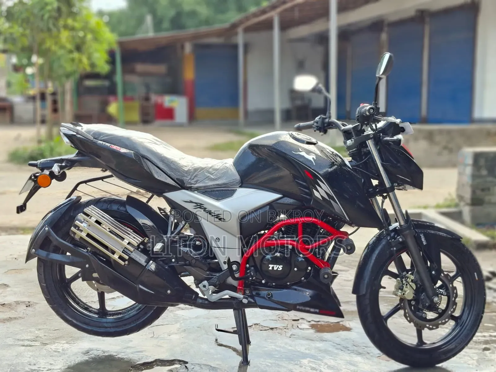 TVS Apache RTR 160 4V 2026 Black