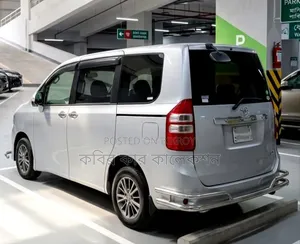 Toyota Noah 2011 Silver