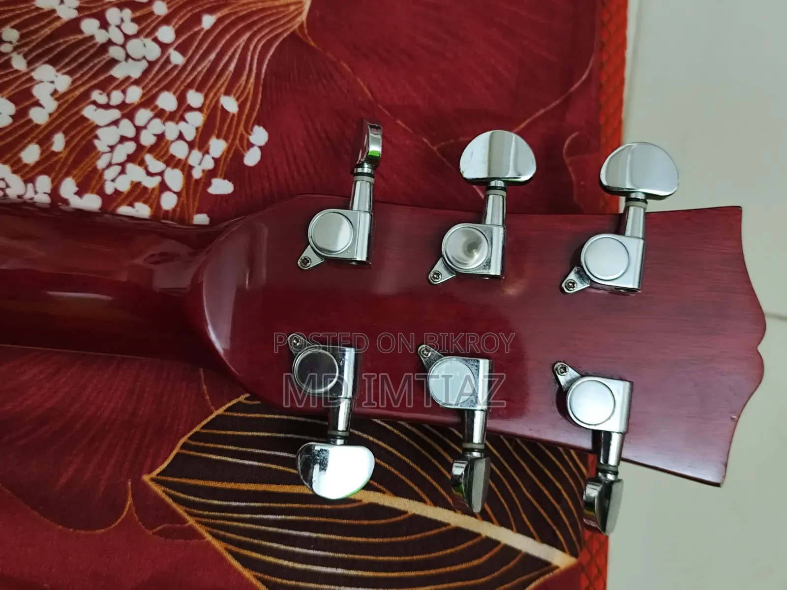টিজিএম ব্র্যান্ড অরিজিনাল গিটার