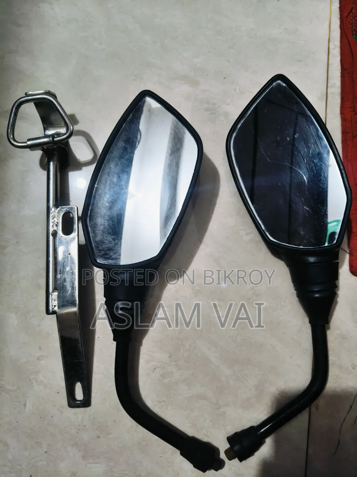 4v RTR Looking Glass + Bag Hanging Angle