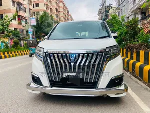 টয়োটা এসকোয়ার ২০১৮ পার্ল