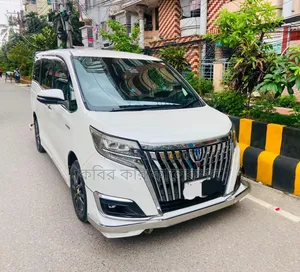 Toyota Esquire 2018 Pearl