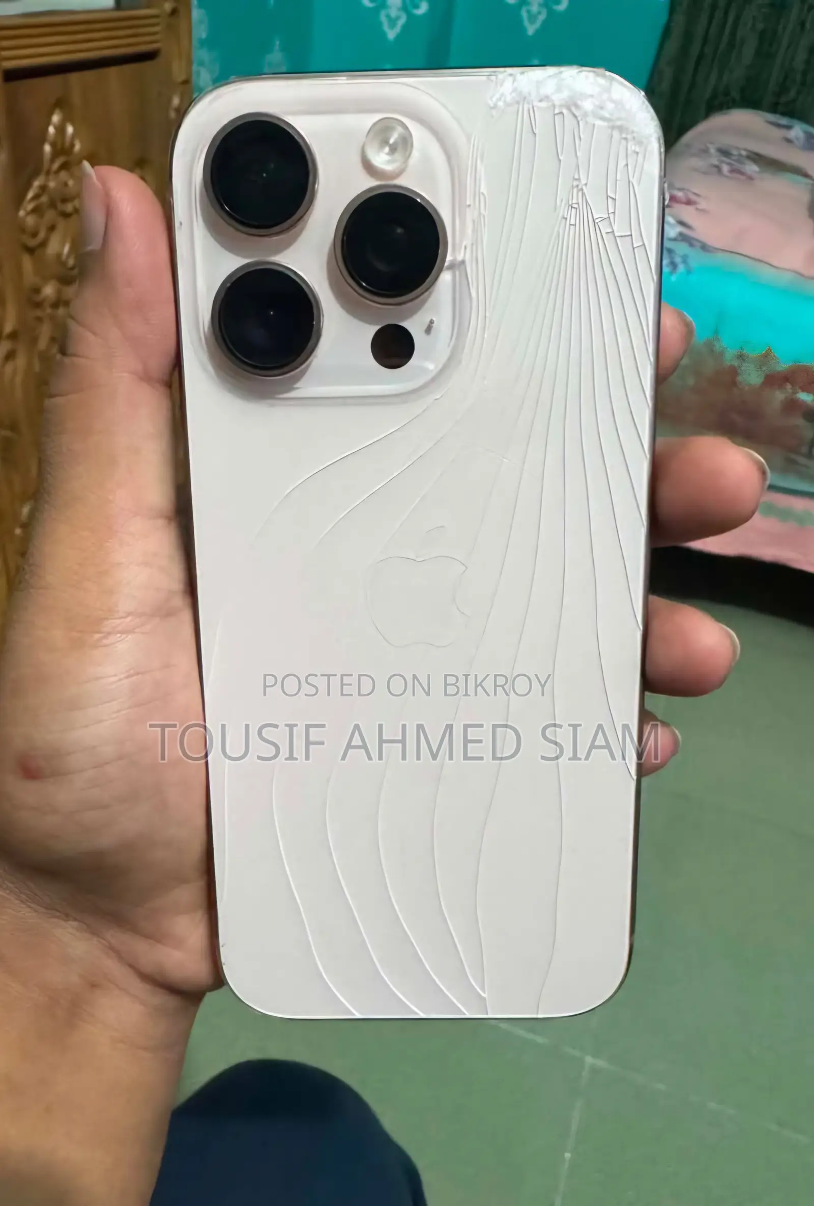 অ্যাপল আইফোন ১৬ প্রো ১২৮ জিবি গোল্ড