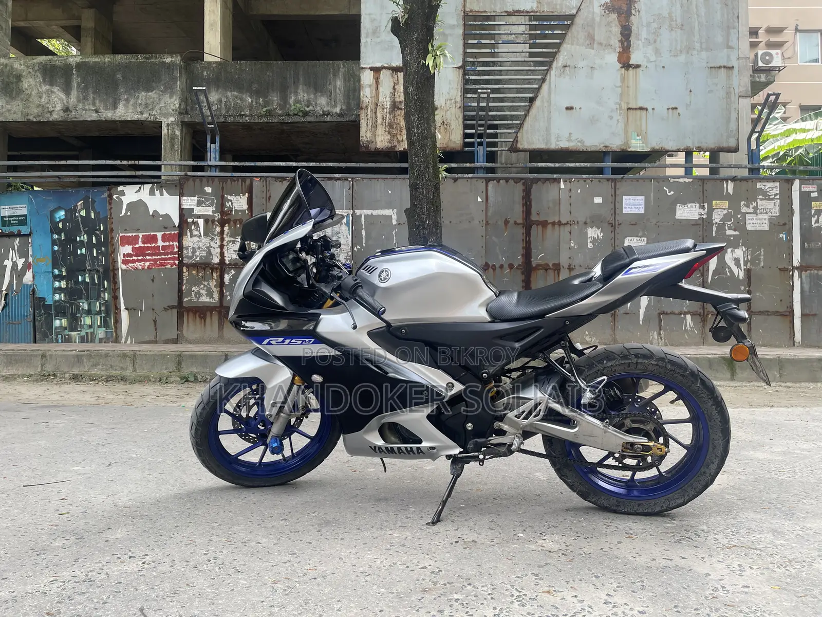 Yamaha R1 2022 Silver