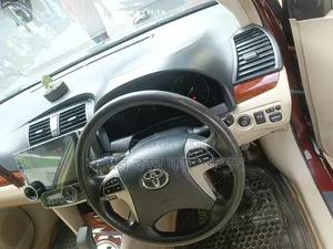 Toyota Premio 2014 Maroon