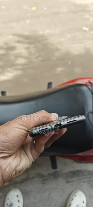 গুগল পিক্সেল ৭ ১২৮ জিবি ব্ল্যাক