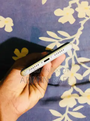 Apple iPhone 11 64 GB White