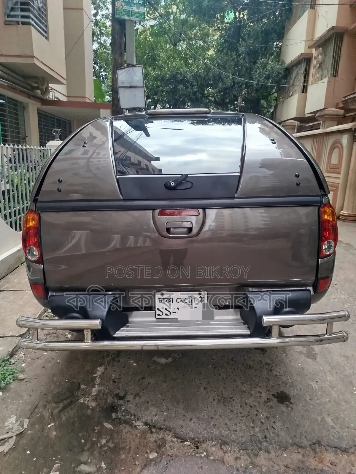 Mitsubishi L200 2010 Gray