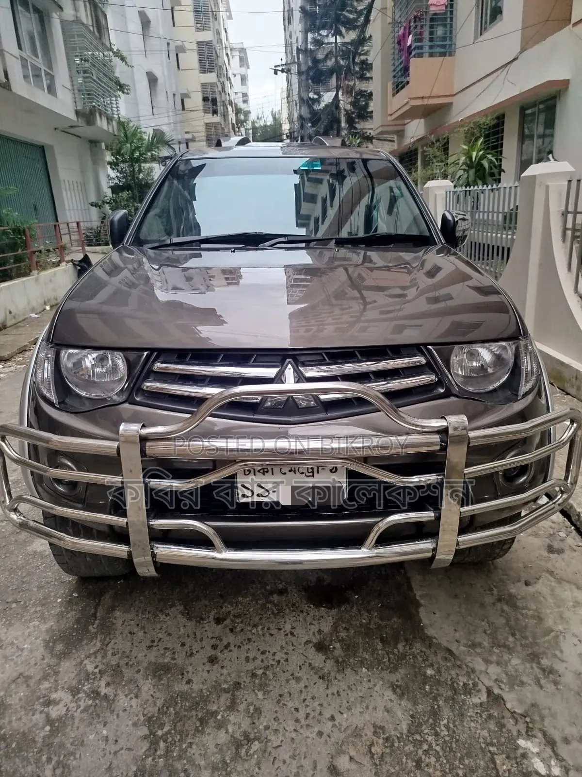 Mitsubishi L200 2010 Gray