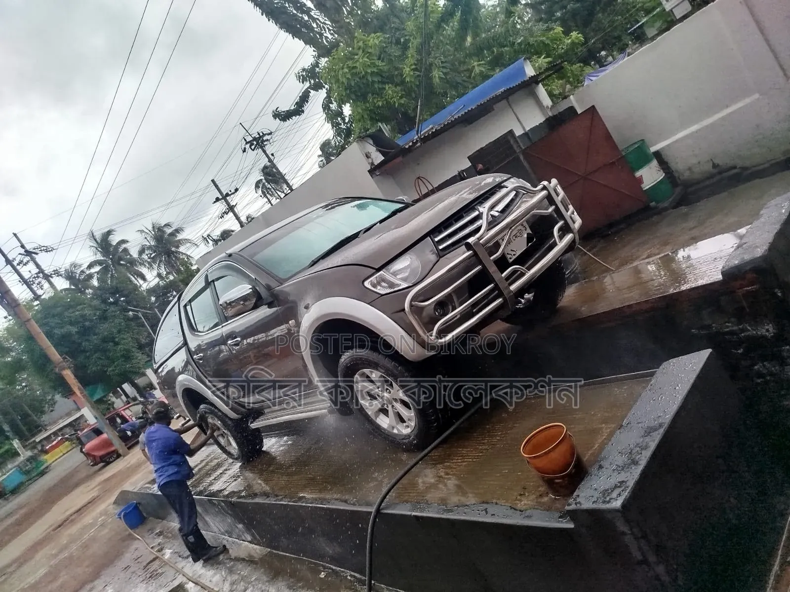 Mitsubishi L200 2010 Gray