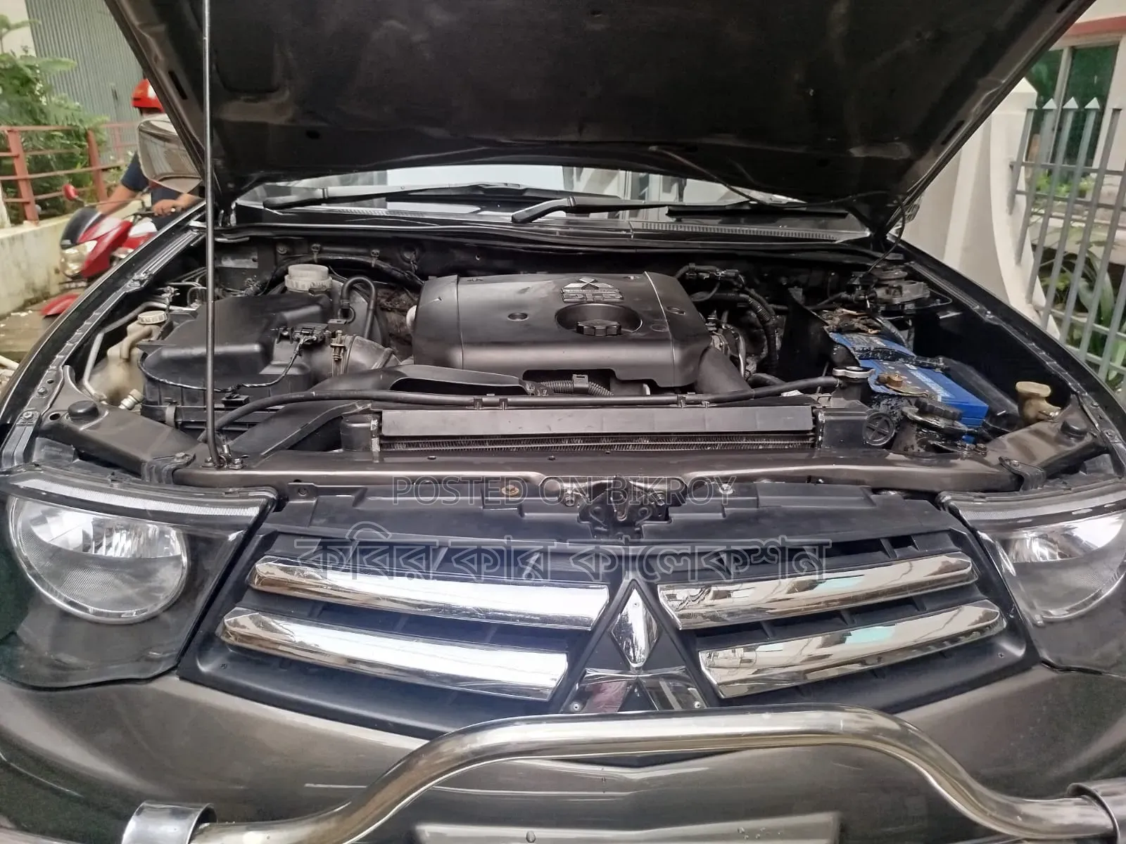 Mitsubishi L200 2010 Gray