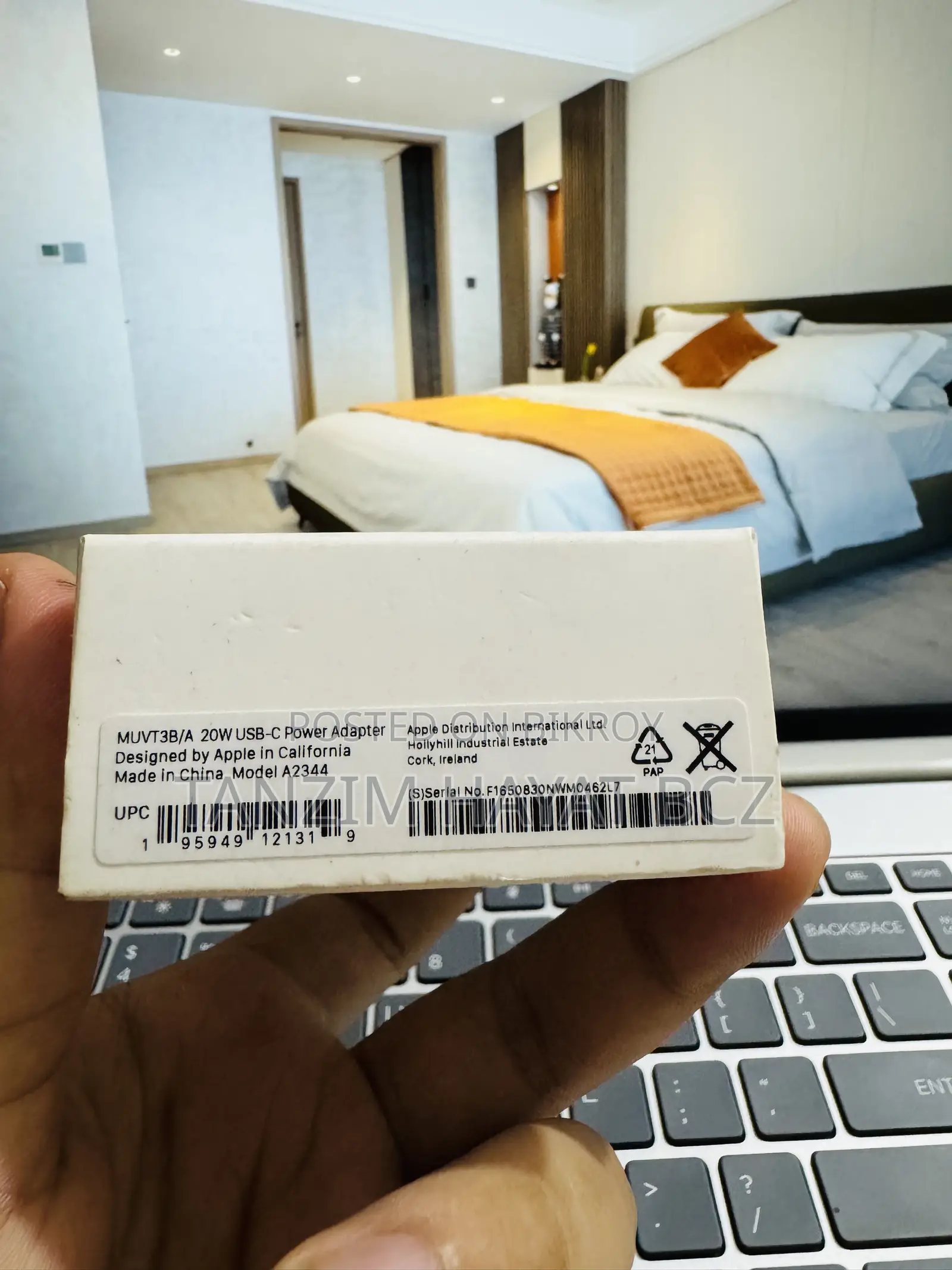 Original Apple 20W USB-C Power Adapter