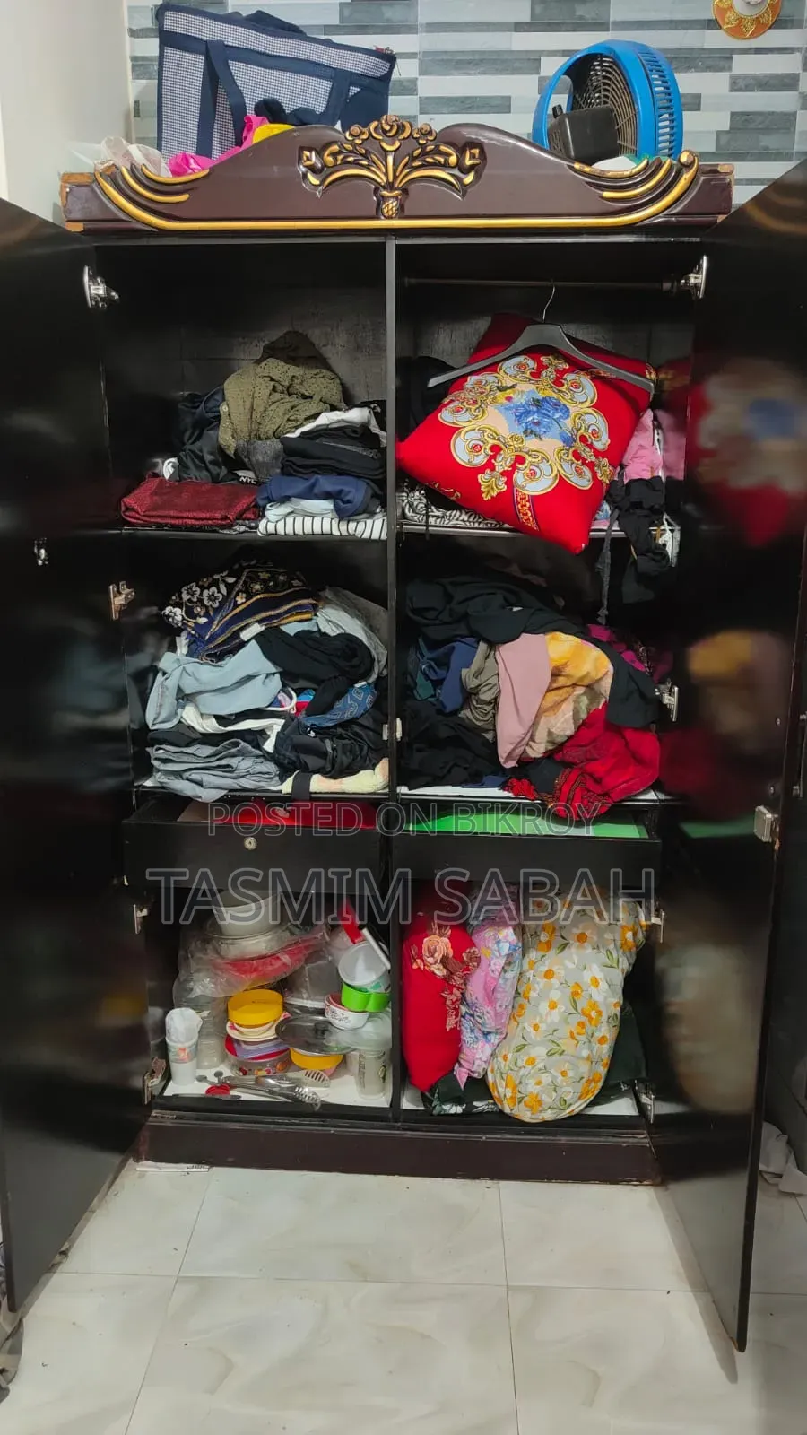 Will change home, so a wardrobe will be sold.