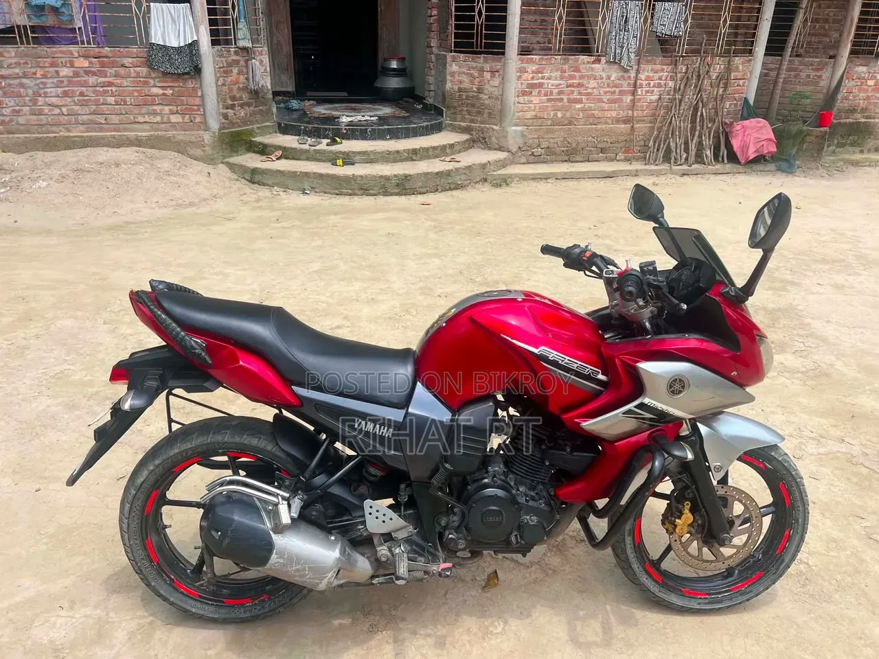 Yamaha 2012 Red