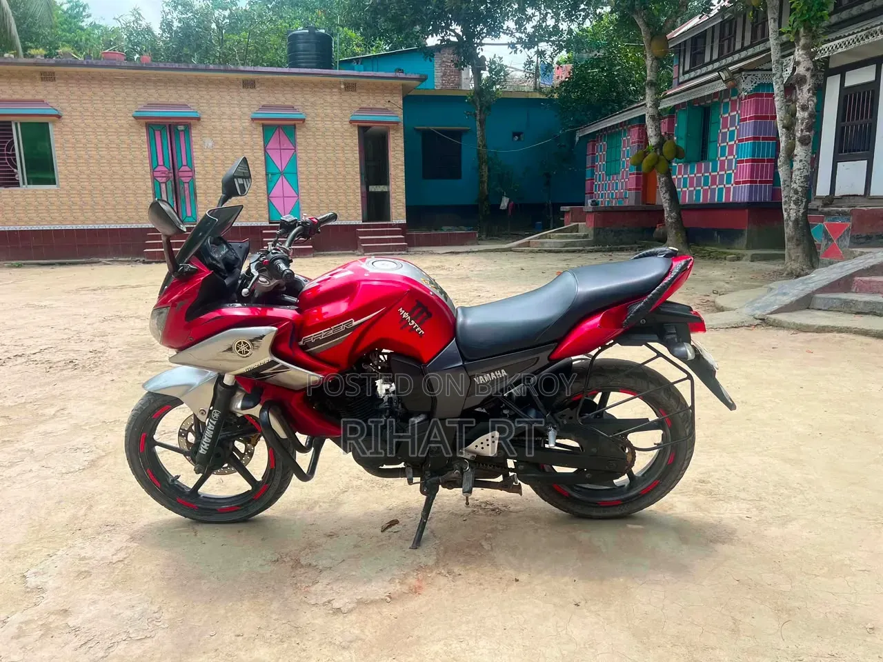 Yamaha 2012 Red