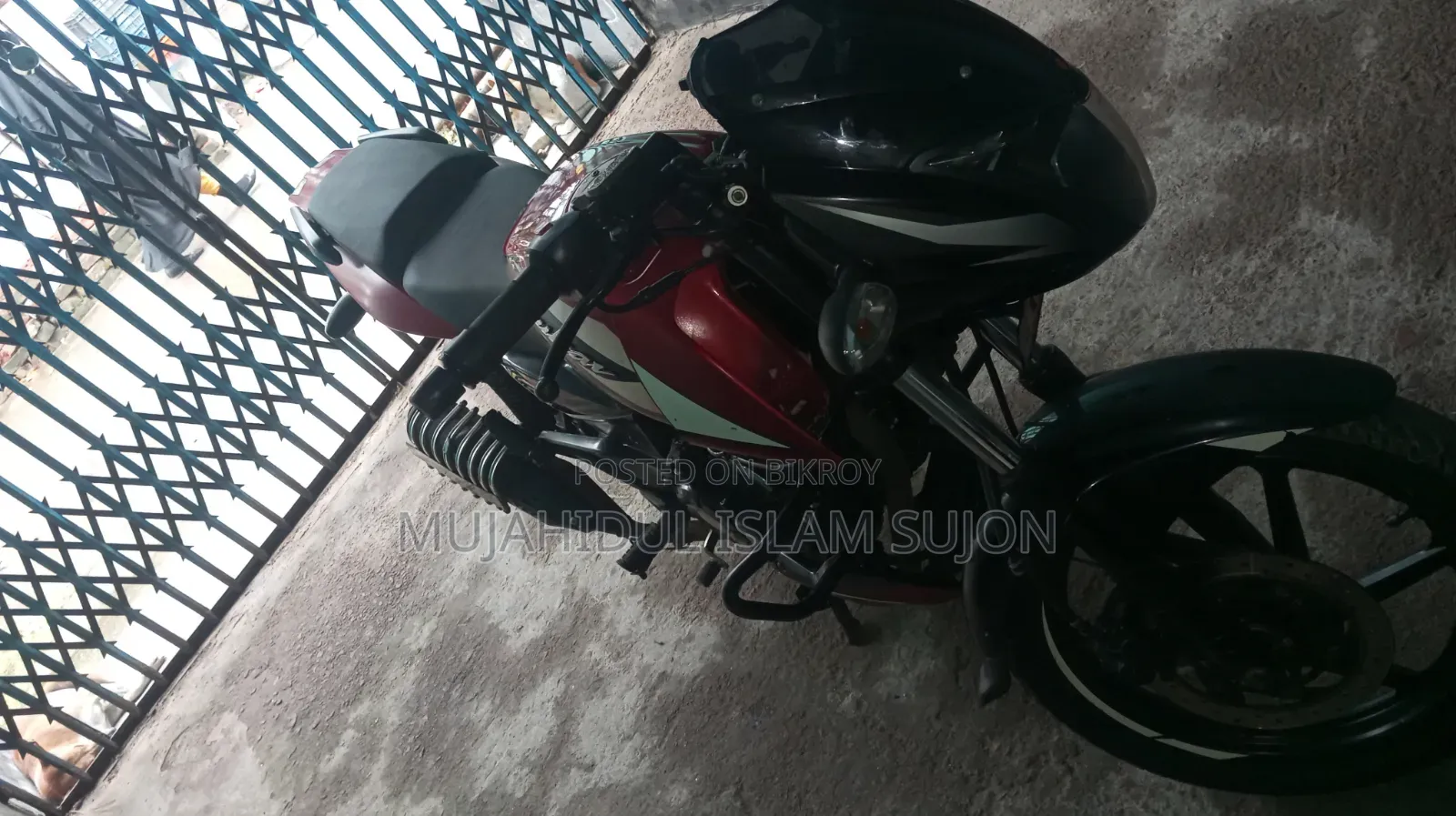 Bajaj Pulsar 150 2021 Red