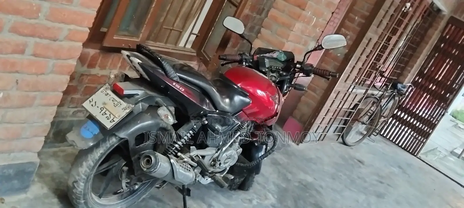 Bajaj Pulsar 150 2012 Red