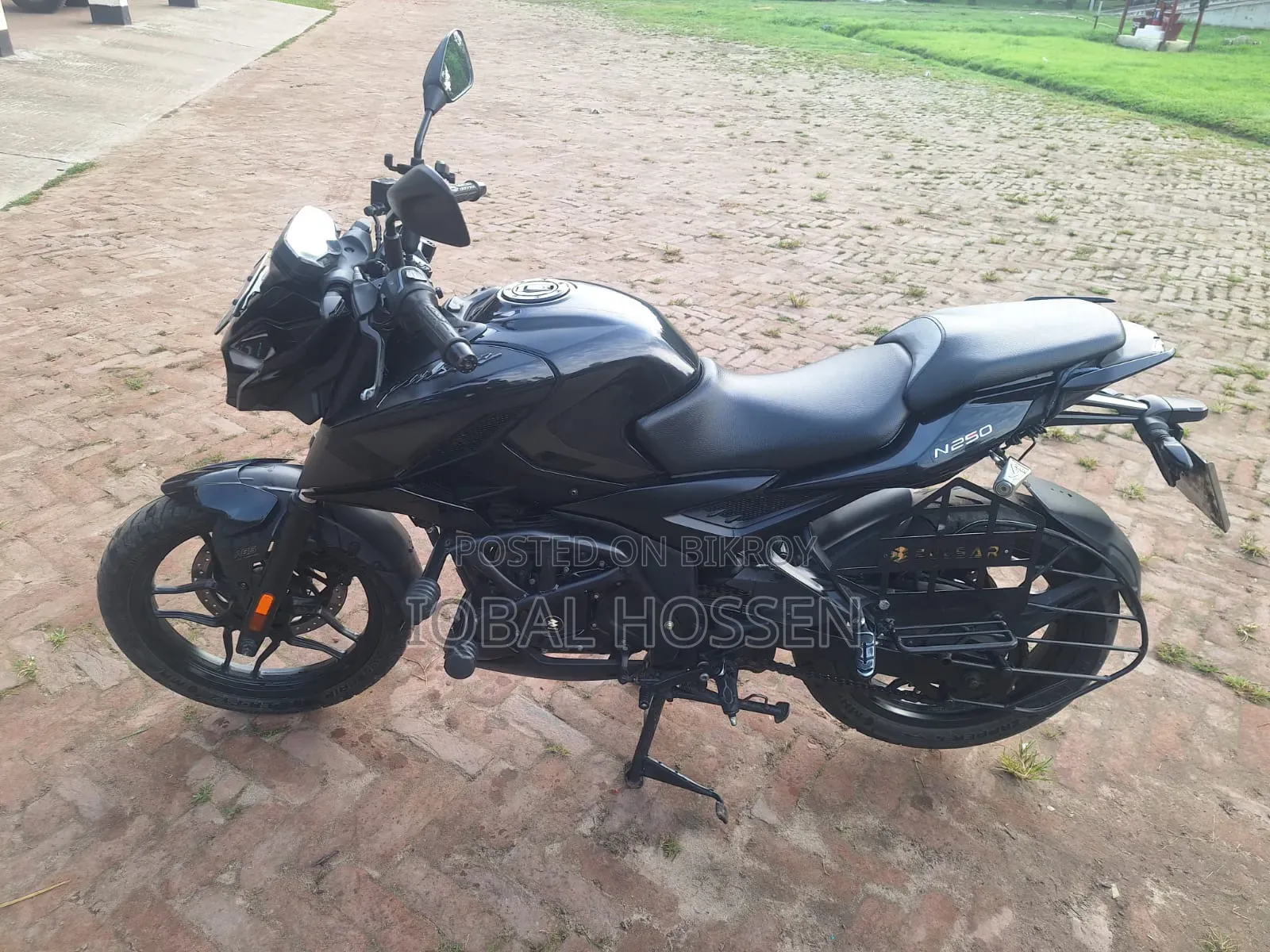 Bajaj Pulsar N250 2023 Black