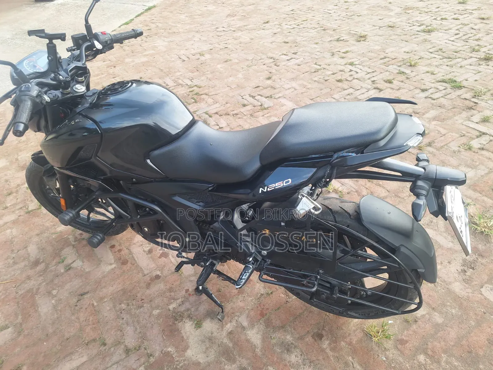 Bajaj Pulsar N250 2023 Black