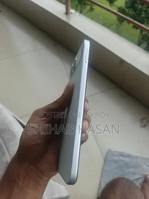 ইনফিনিক্স স্মার্ট ১০ প্লাস ১২৮ জিবি সাদা