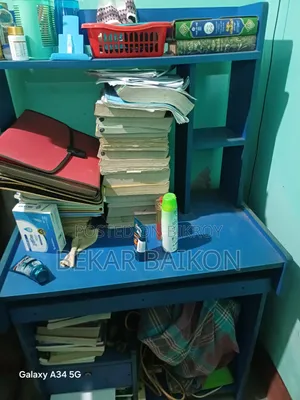 কম্পিউটার টেবিল