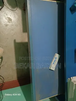 কম্পিউটার টেবিল