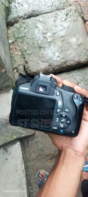 Canon 1200D