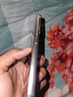 স্যামসাং গ্যালাক্সি এস২২ ৫জি ২৫৬ জিবি হোয়াইট