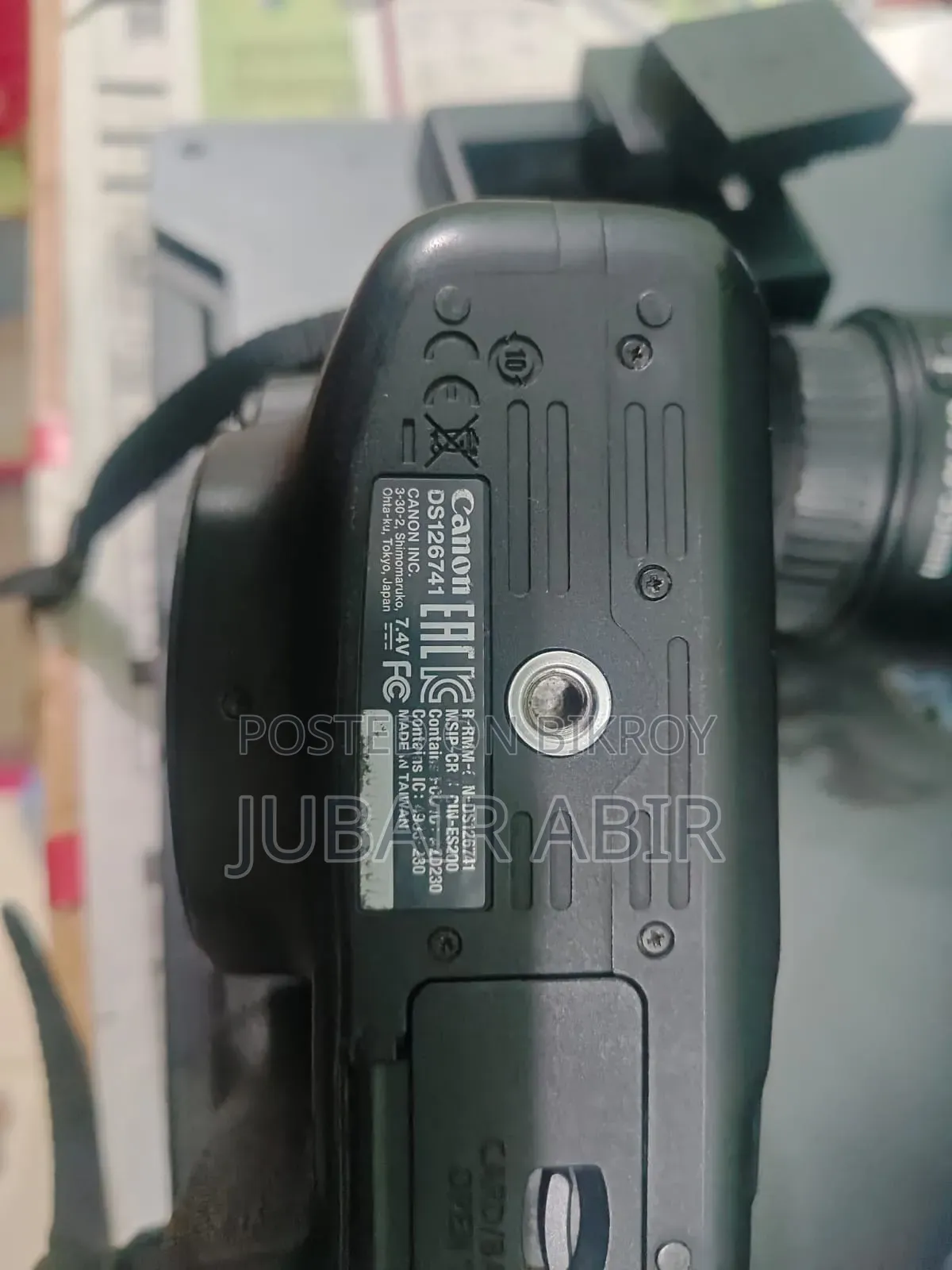 Canon 2000D With 18-135 Mm 1:3.5-5.6 IS STM and 18-55 Mm