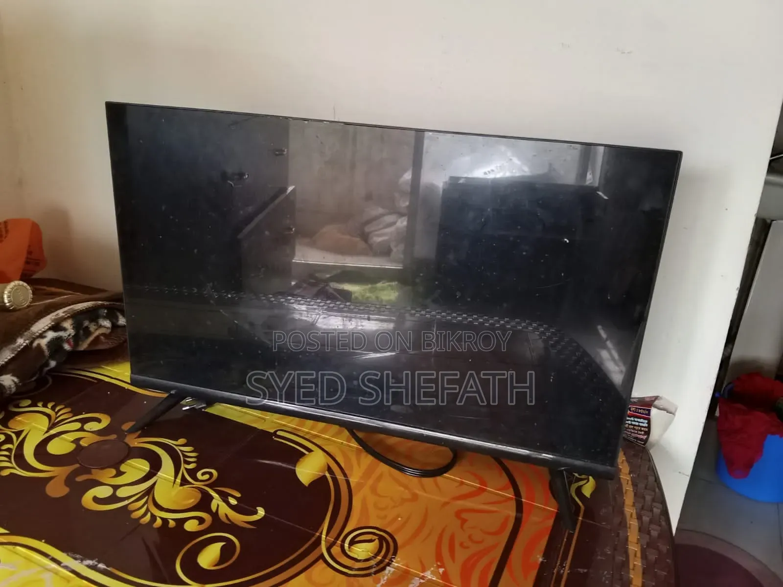 24" Framless Television