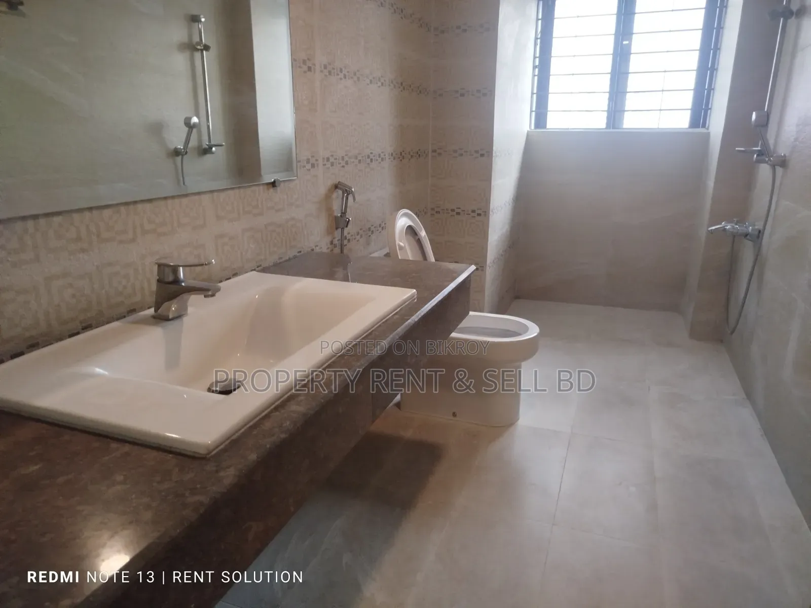 3 Bedroom Apartment in Property Rent Sell, Banani for rent