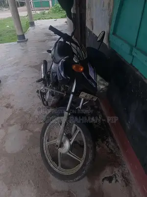 টিভিএস ২০১৬ কালো