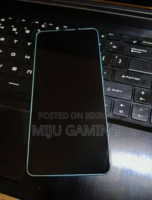আইকিউওও ২৫৬ জিবি গ্রিন