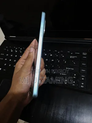 আইকিউওও ২৫৬ জিবি গ্রিন