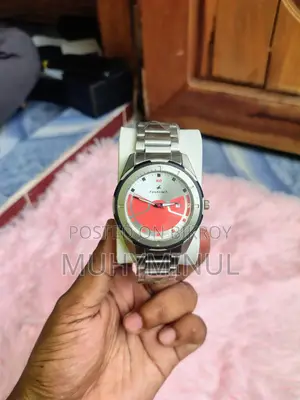ফাস্টট্র্যাক ঘড়ি