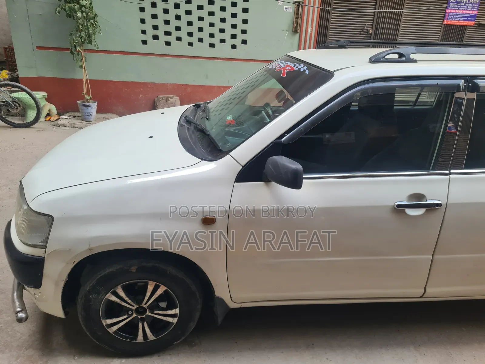 Toyota Probox ২০০৪ সাদা