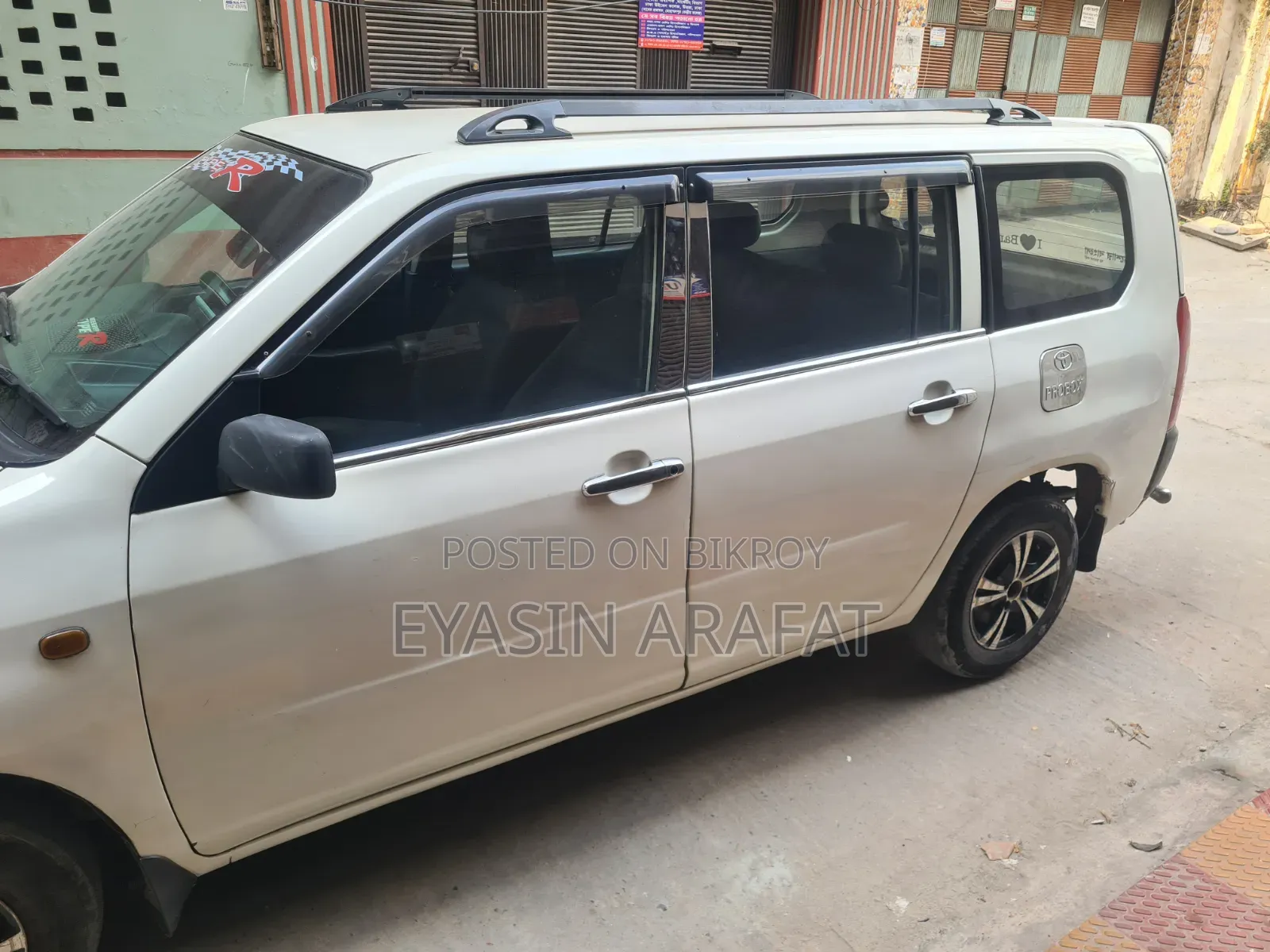 Toyota Probox ২০০৪ সাদা